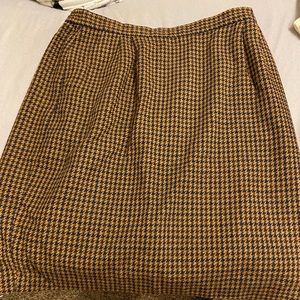 Houndstooth brown and black skirt